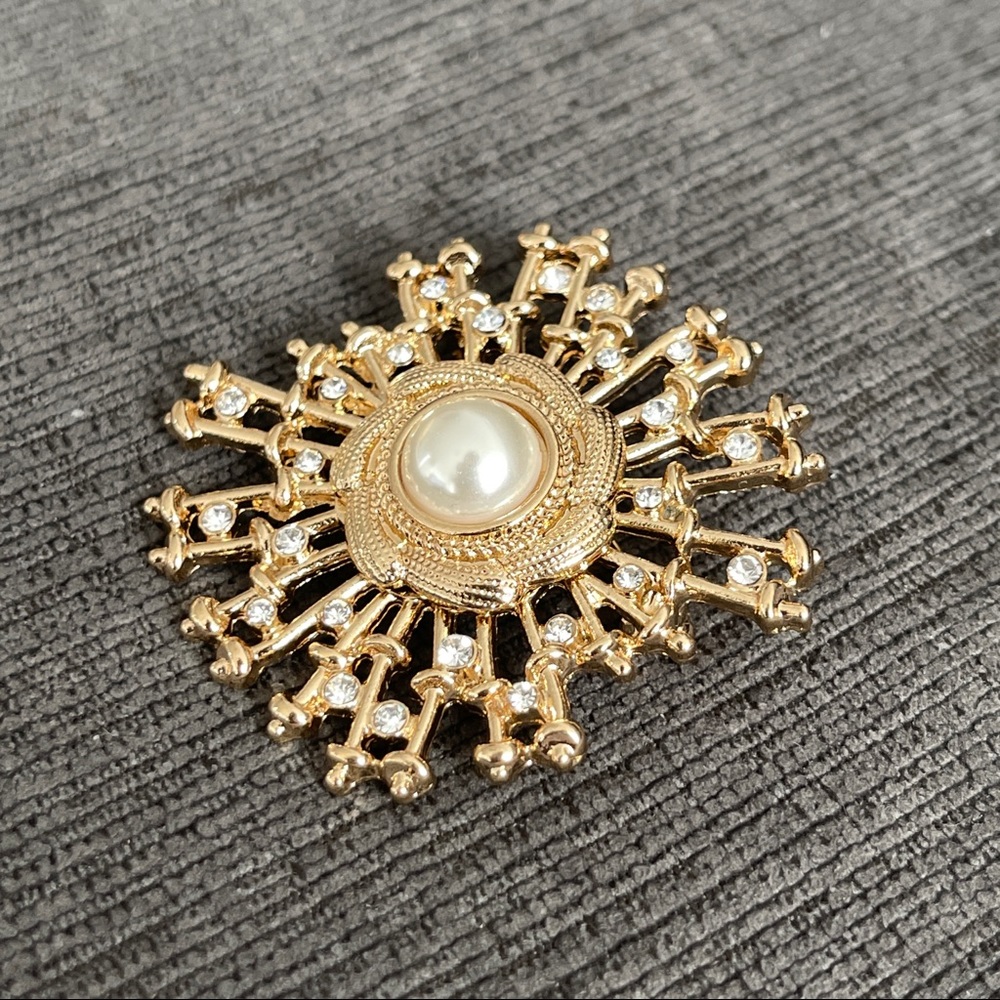 Gold Brooch with Faux Pearl